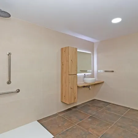 Appartement Majjo's, Acogedor, Bien Comunicado Valence